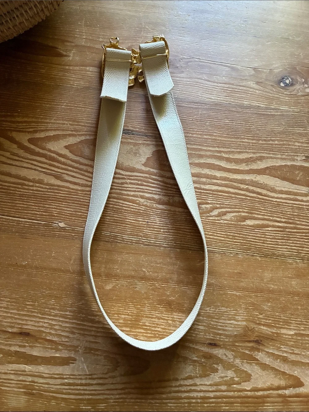 Vintage 70’s Mimi Gold Wall Street Bear Bull Cream Faux Leather Adjustable Belt